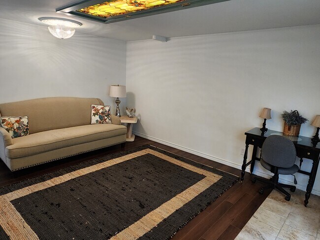 Photo - 1308 E Washington Ave Unidad 3