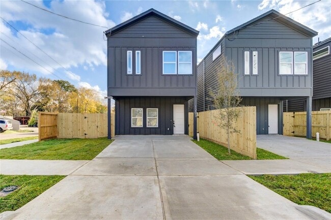 Building Photo - 1203 Dewalt St