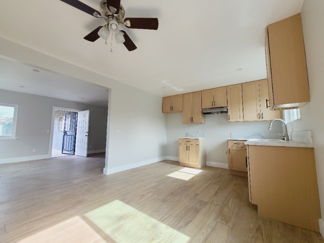 Photo - 14248 Gilmore St Unit 7