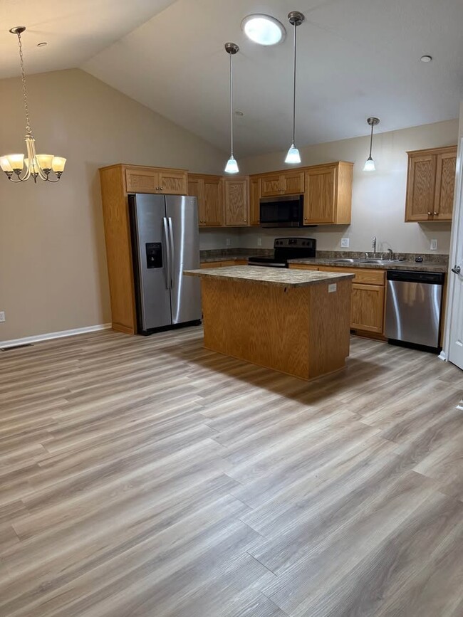 KITCHEN DINING - 1607 15th Ave N Unit 1607