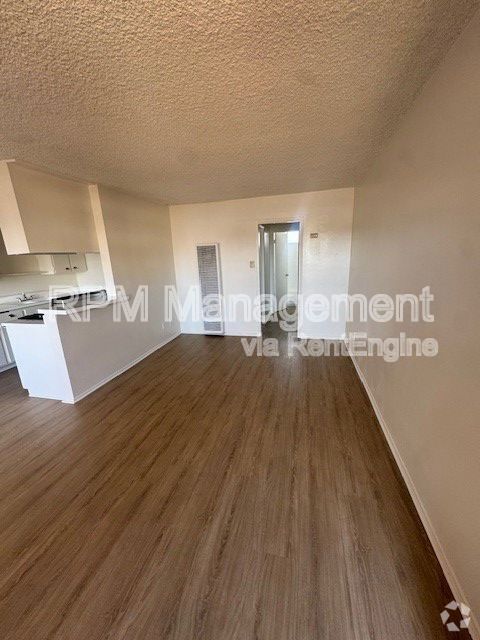 Building Photo - 6833 Sepulveda Blvd Unit 208 Rental