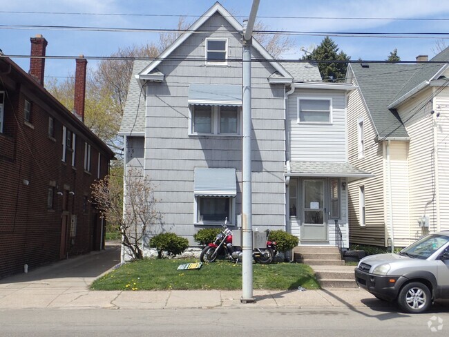 Building Photo - 710 W 26th St Unit APT 1