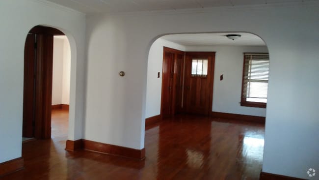 Building Photo - 99 Allen St Unit 2 Rental
