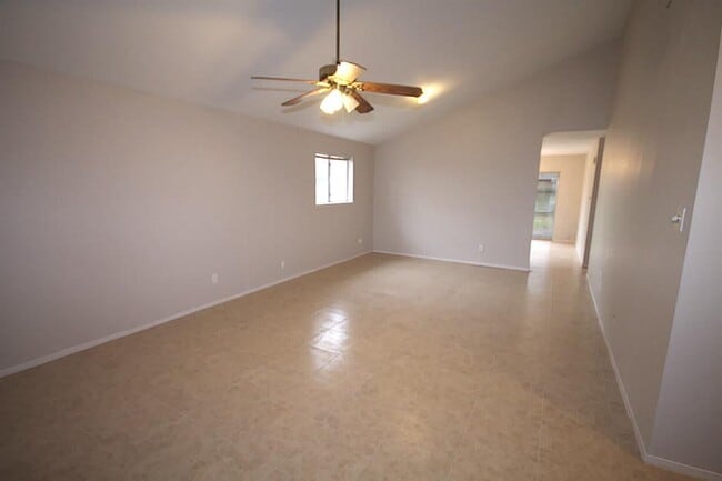 Photo - 1106 Ravenscourt Dr