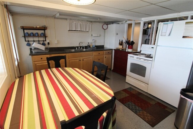 Photo - 5732 E Lake Rd