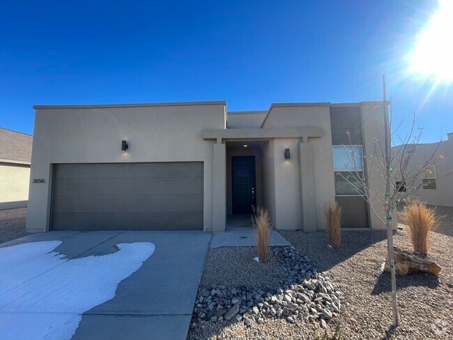 Building Photo - Beautiful Newly Constructed Home