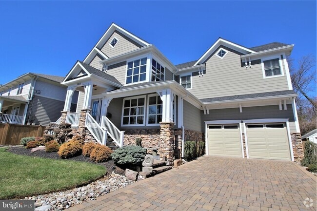 Building Photo - 5905 Lone Oak Dr Rental