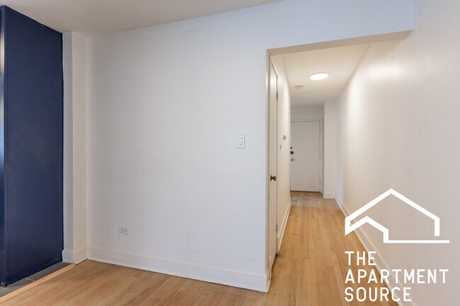 Photo - 4818 N St Louis Ave Unit 2