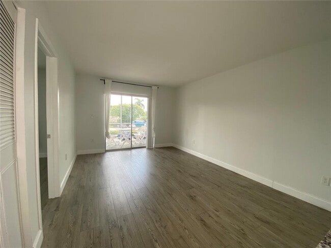 Building Photo - 6503 Winfield Blvd Rental