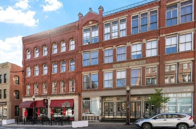 Building Photo - 46 Washington St Unit 303
