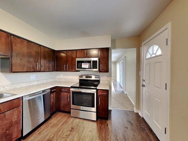 Photo - 544 Germaine Ln