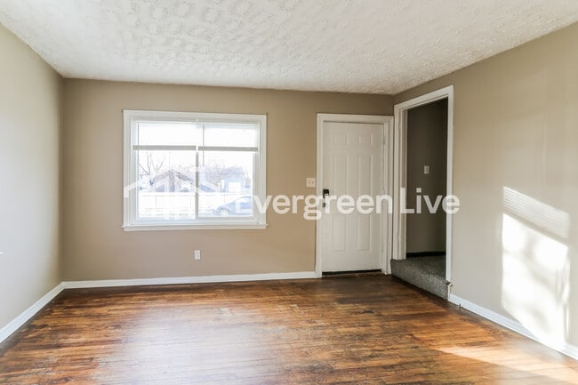 Photo - 2330 Lexington Ave