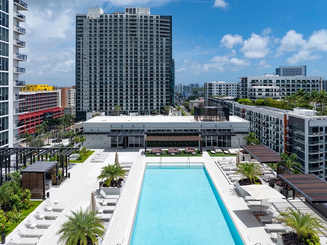 Building Photo - Cortland Midtown Miami Rental