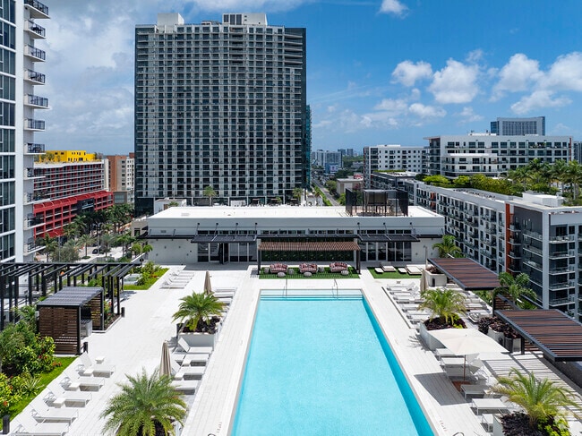 Building Photo - Cortland Midtown Miami Rental