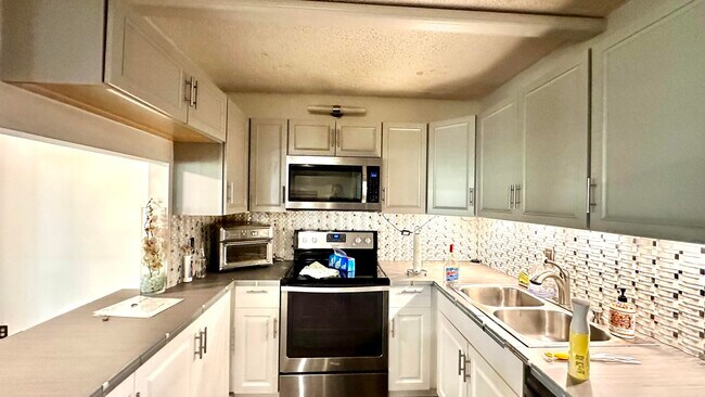 Photo - 533 Shady Pine Way Unit B1