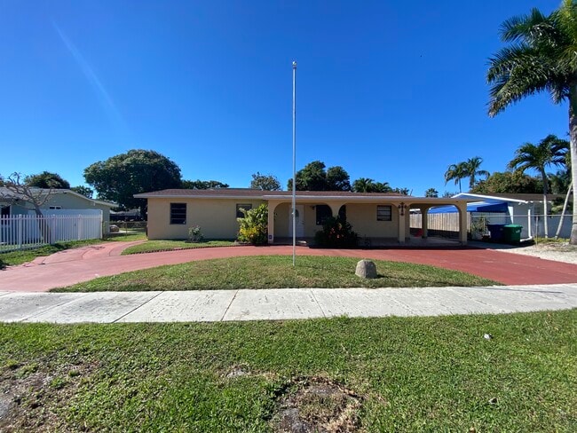 Photo - 19710 NW 51st Ave Unidad Main House