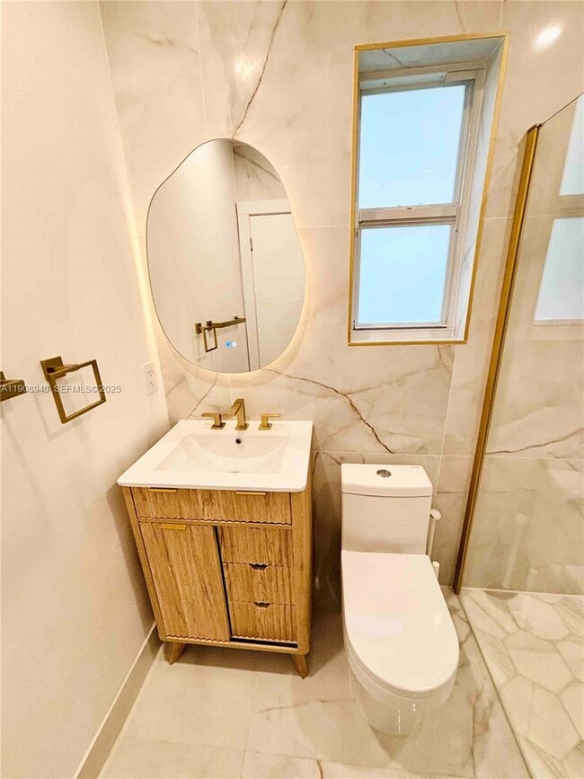 Photo - 330 NE 88th St