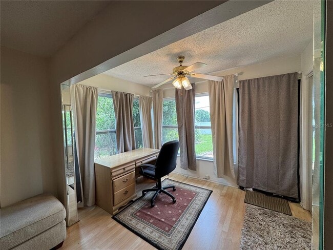 Photo - 2928 Bancroft Cir E