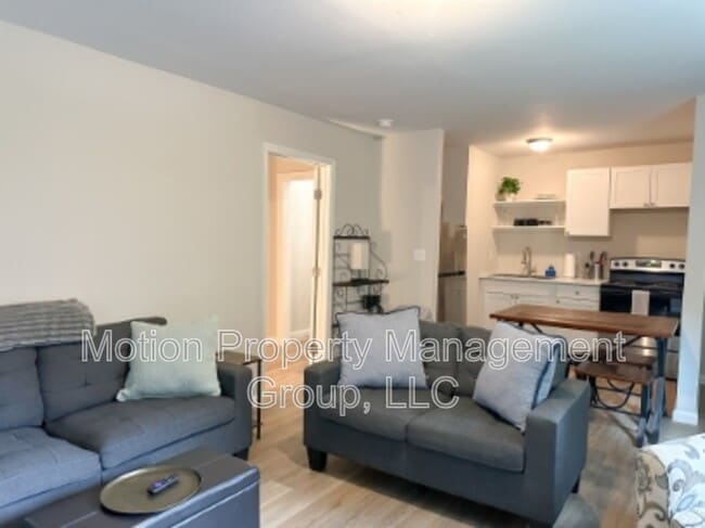 Building Photo - 133 W Ridgewood Ave Rental