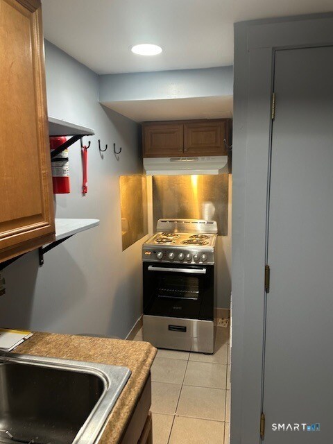 Photo - 2136 Barnum Ave