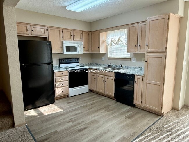 Photo - 2 Bedroom/2.5 Bath Townhome for Lease