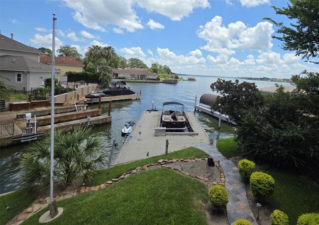 Photo - 9260 Deepwater Dr
