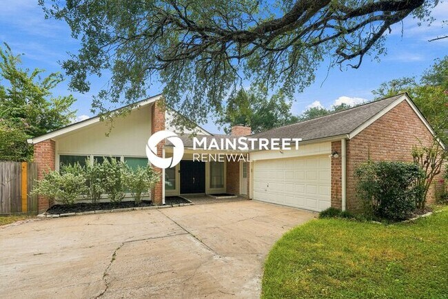 Photo - 4 Bedroom Pet-Friendly Home in Houston, TX with Main Street Renewal