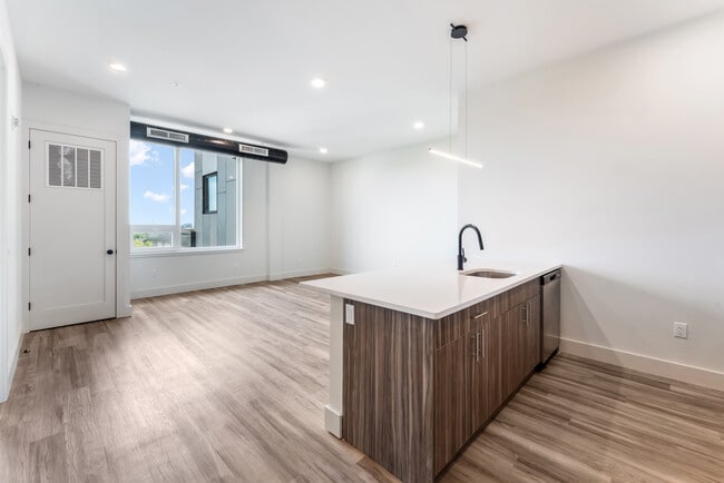 Photo - 55 Washington St