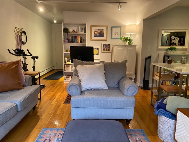 Photo - 526 W Roscoe St Unit 1A