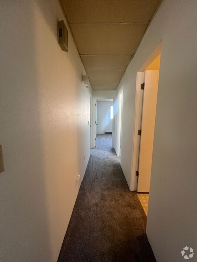 Building Photo - 2 Bedroom 1 Bathroom 4 Plex Rental