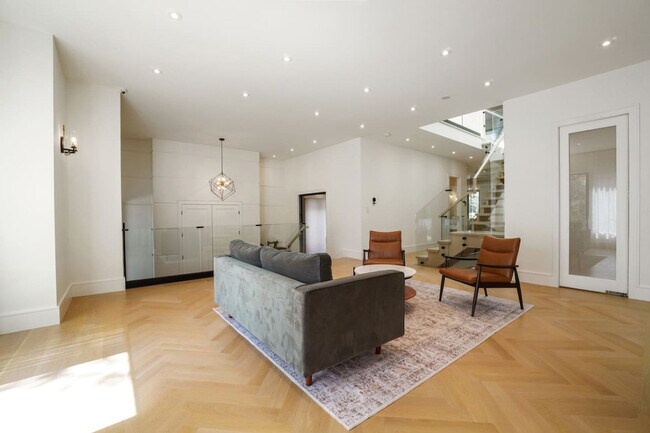 156 Glen Park Ave Unit SI ID1628627P