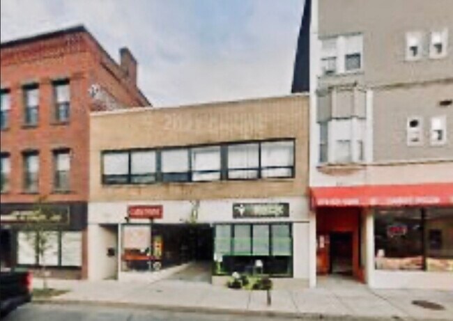 Photo - 135 Cabot St Townhome