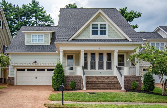 Photo - 215 Ivy Gate Ln