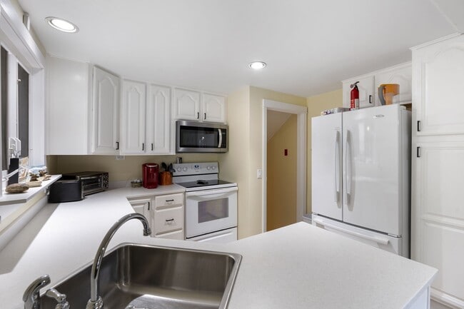 Photo - 189 N High St