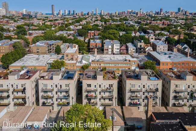 Photo - 2 br, 2 bath House - 3436 N Ashland Unit 2s