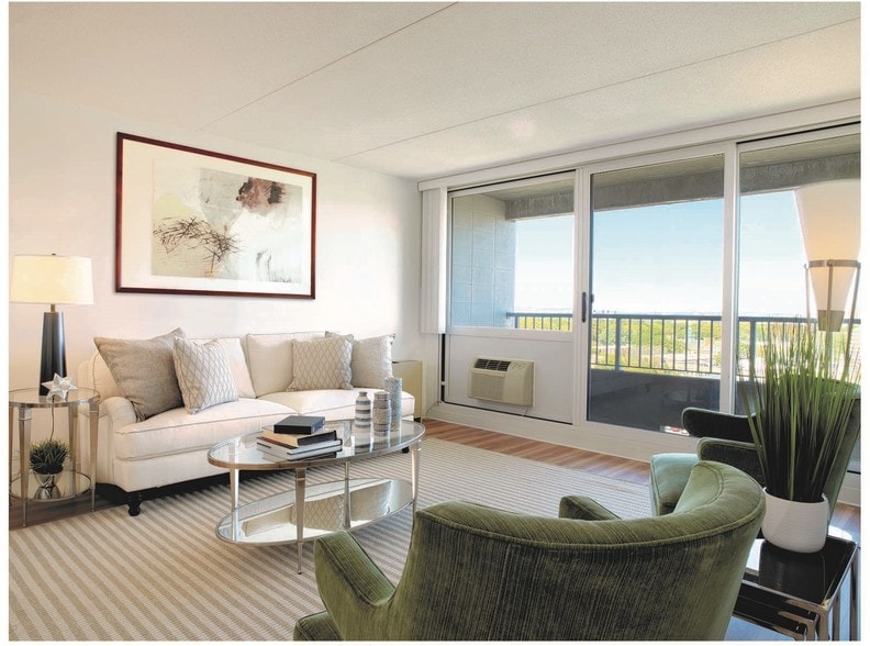 2BR, 1.5BA