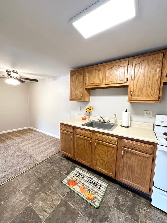 Dining Room - PARK MANOR