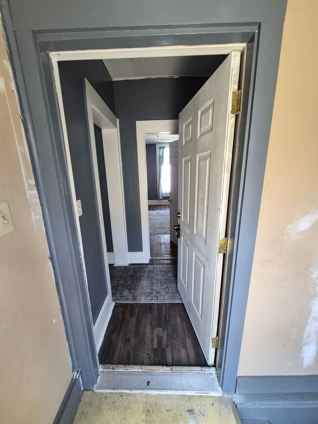 Photo - 100 Broadway St Unidad 2 - Upstairs