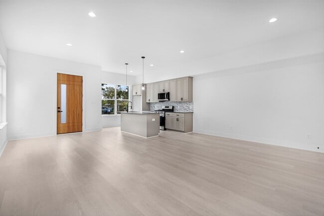 Photo - 8203 Moon Beam St