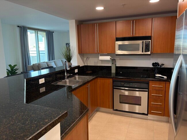 Photo - 610 Clematis St