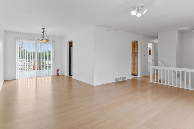 Photo - 5 Bedroom home with finished basement