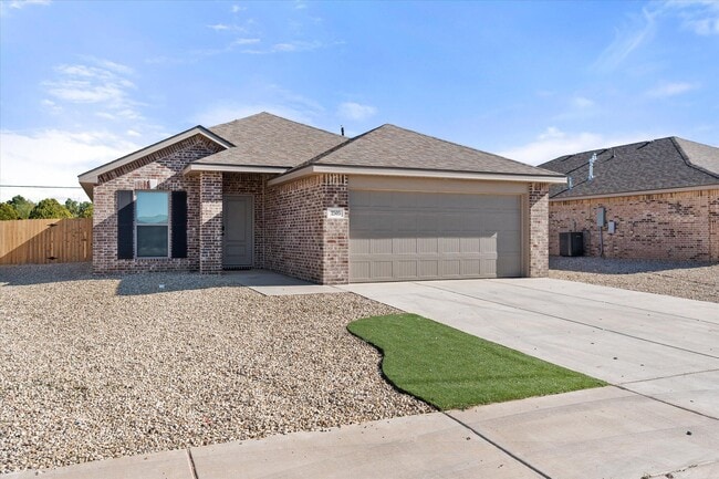 Building Photo - 2505 Kenwood Ave