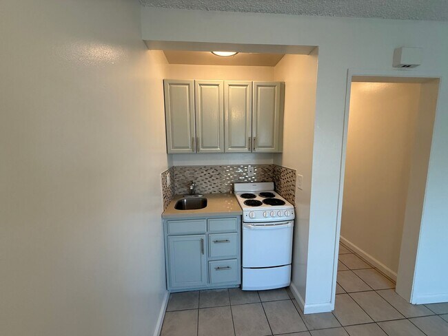 1133 Freeman Ave