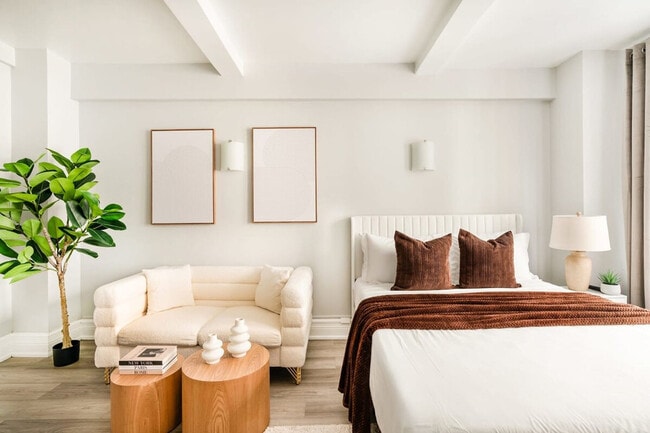 Photo - 240 W 73rd St Unidad FL10-ID1022036P