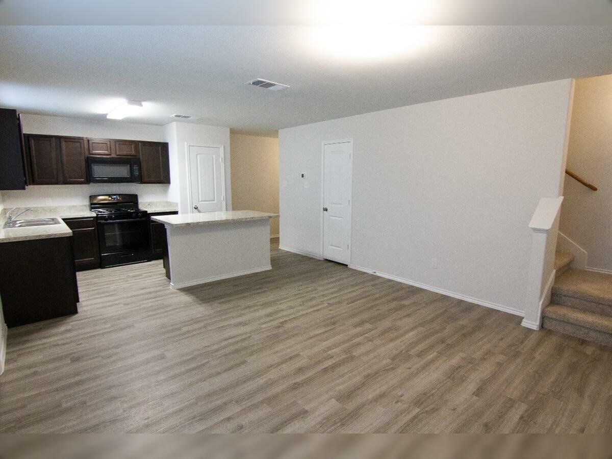 Photo - 3914 Silver Ranch Rd