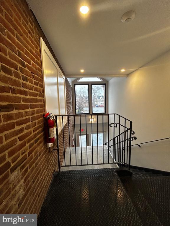 Photo - 45 E High St Unit 2ND FLOOR/2 BEDROOM