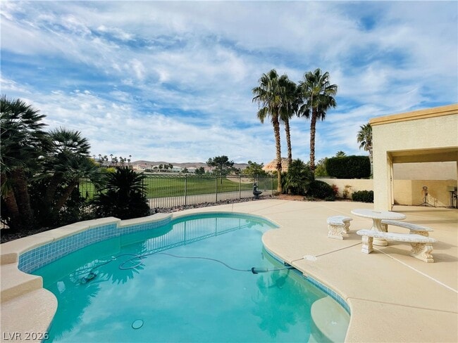 Photo - 231 Cliff Valley Dr