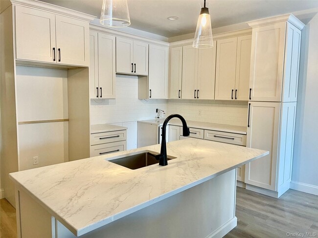 Photo - 903 Oakridge Cmns