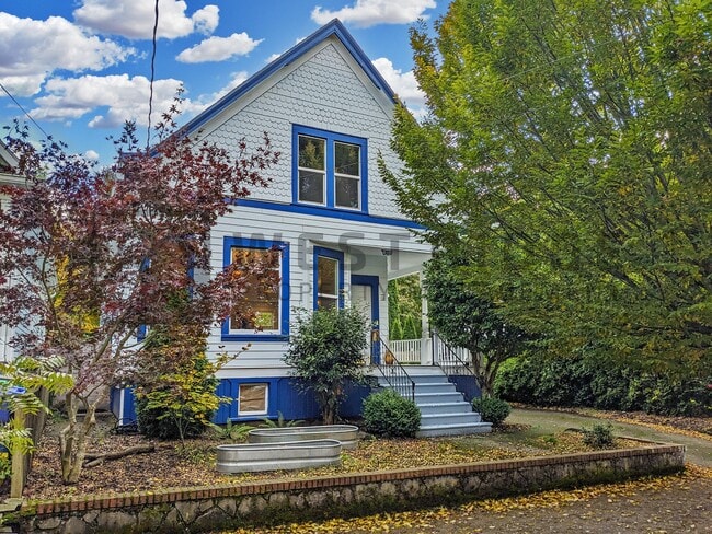 Building Photo - 34 NE Ivy St