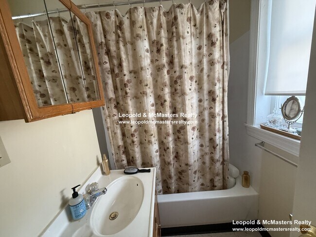 Photo - 164 Kelton St Unit Kelton Street